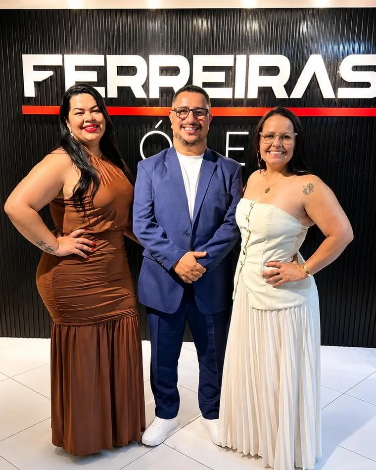 Cintia, Eder e Taiane Ferreira, sócios da Ferreiras Imóveis